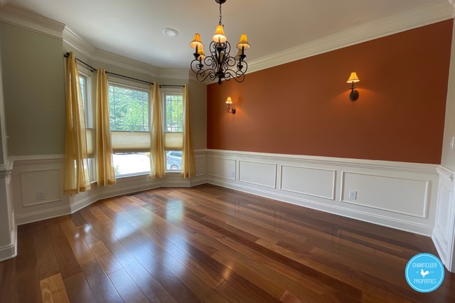 Building Photo - 8105 Last Oak Ct