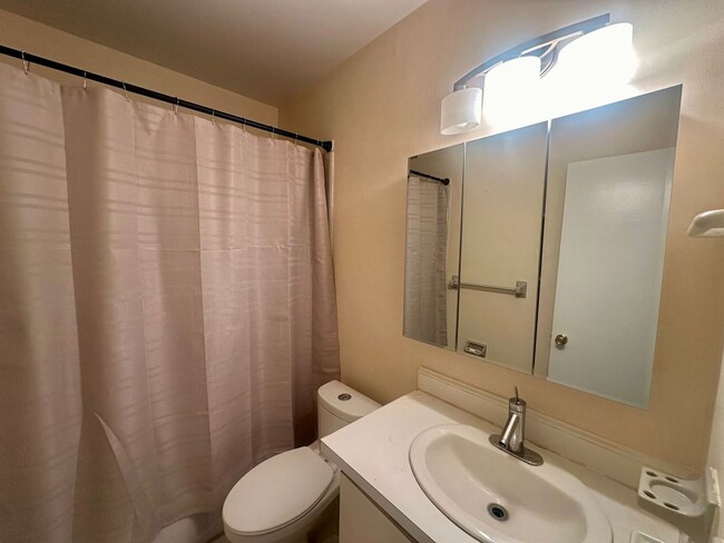 Building Photo - Cozy 1-bedroom unit in Fort Lauderdale!