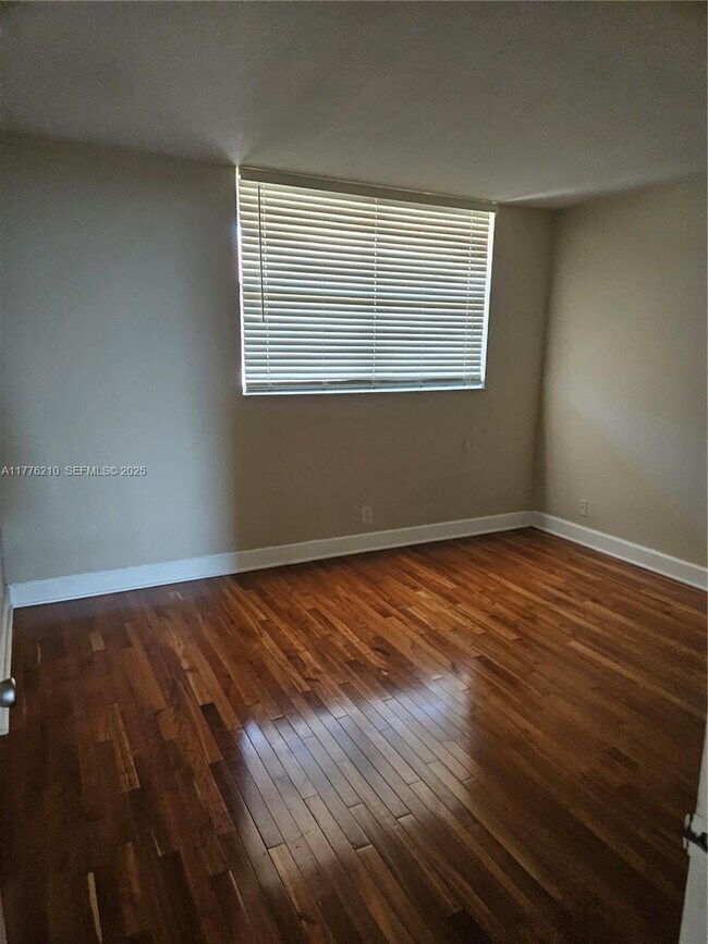 Building Photo - 410 NW 68th Ave