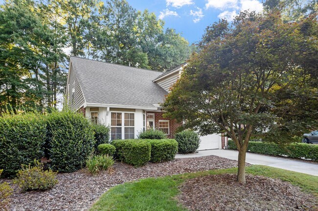 Building Photo - 3301 Philmont Dr