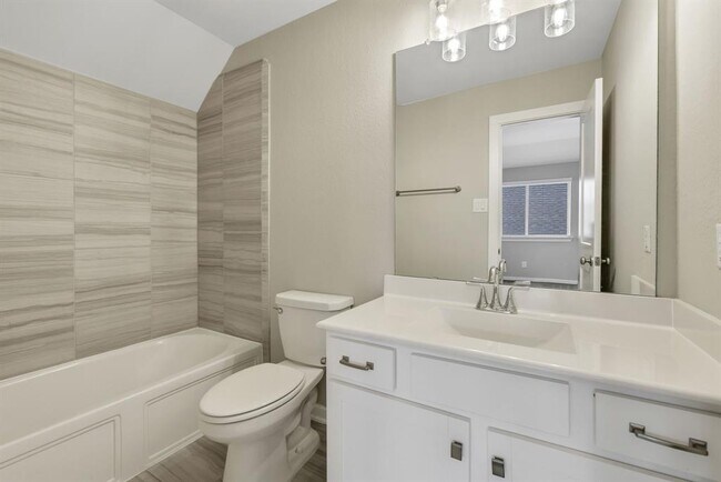 Building Photo - 7011 Winterberry Gln Ln