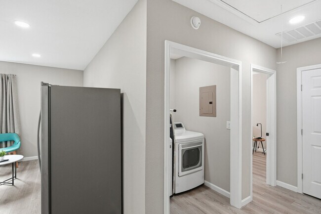 Building Photo - 830 Porter St