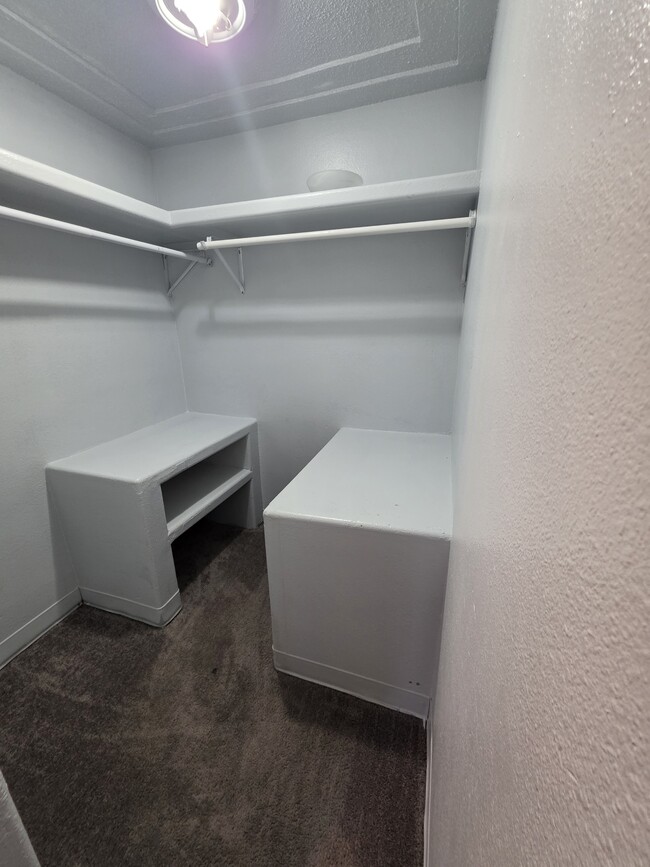 Building Photo - 505 S 10th St