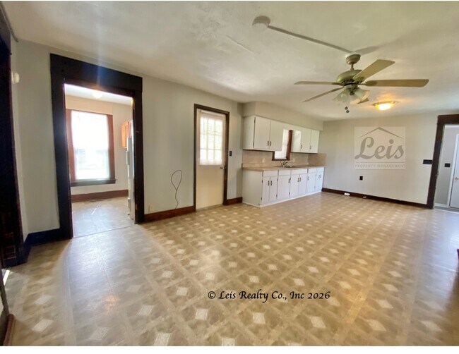 Building Photo - 2837 OH-47