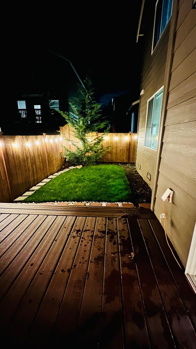 Deck - 9930 13th St SE