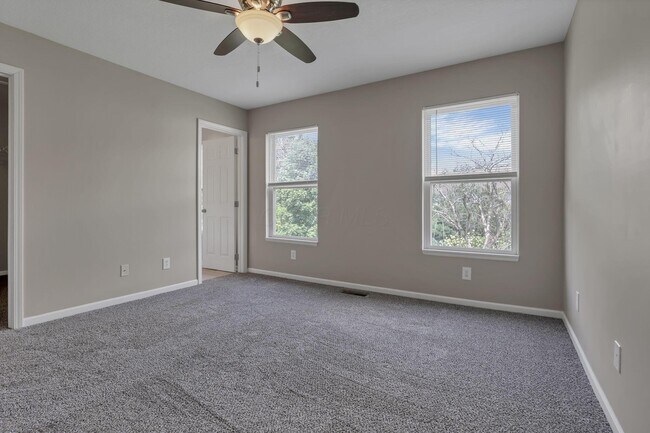 Building Photo - 1218 Green Dr