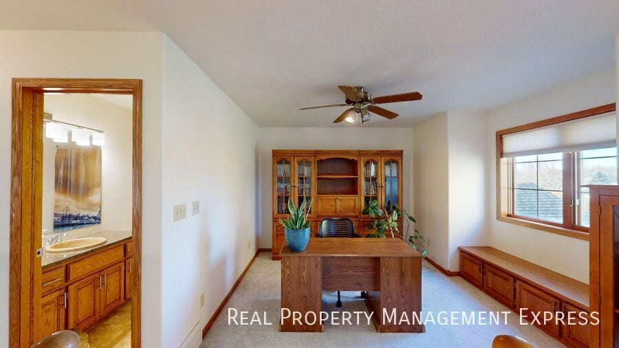 Building Photo - Beautiful 4-Bedroom, 4-Bath Home