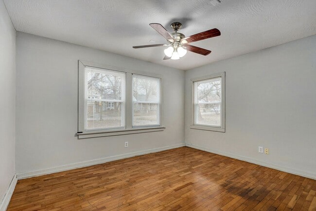 Building Photo - Charming 2 Bed | 1 Bath Home with Updated Interior