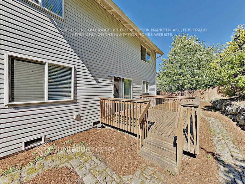 Building Photo - 11308 15th Pl SE