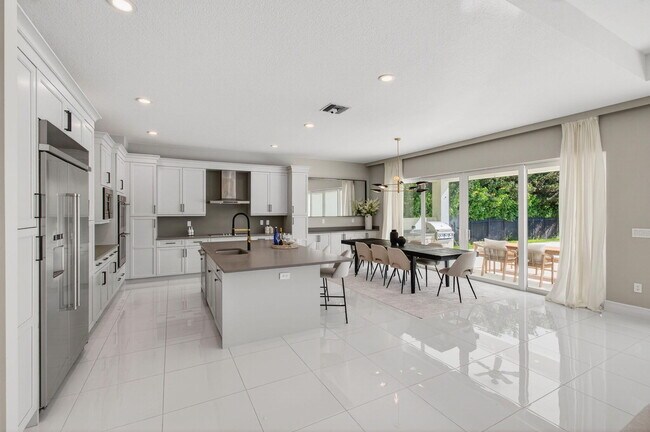 Building Photo - 19886 Meadowside Ln