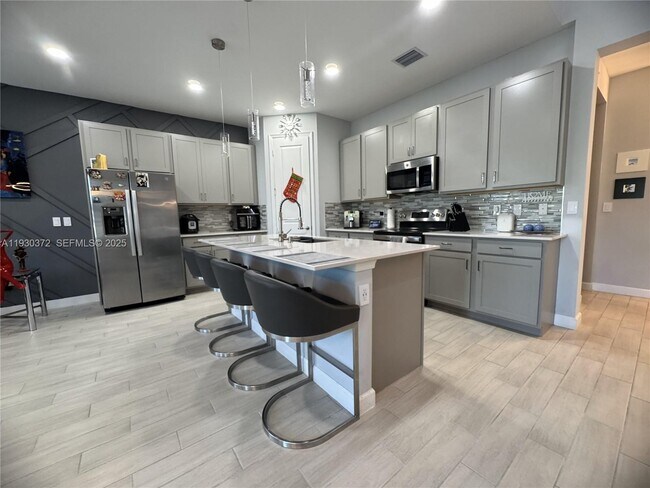 Building Photo - 4862 Navali Dr