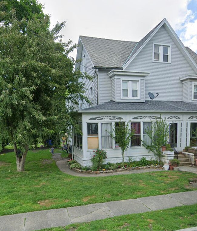 Building Photo - 302 Horace Ave