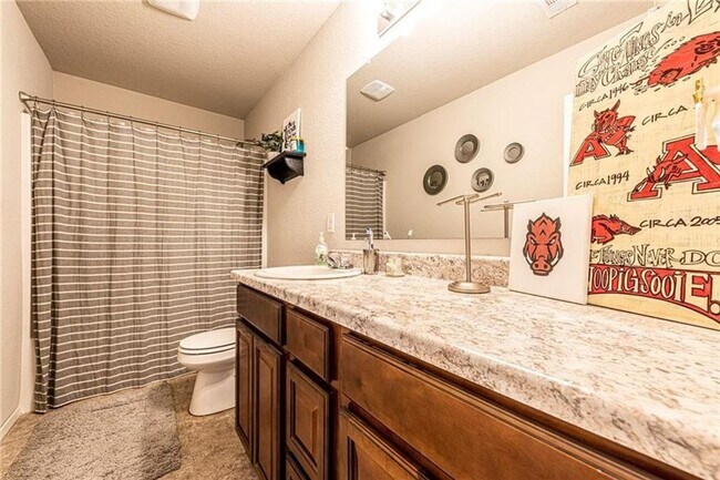Building Photo - Fantastic 3 Bedroom Home