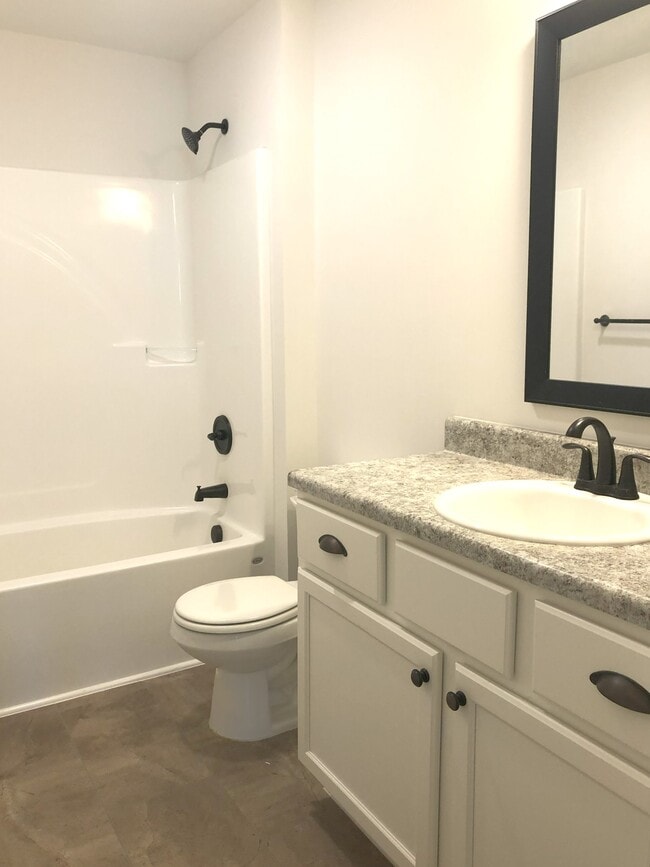 Building Photo - 807 Goodale Dr