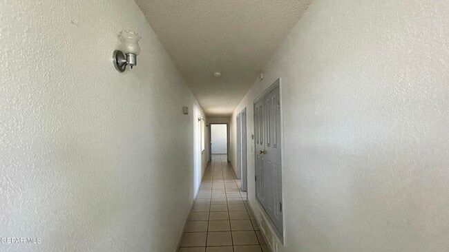 Building Photo - 2717 Idalia Ave