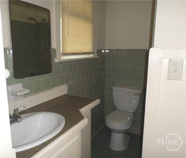 Building Photo - 2302 E 40th St