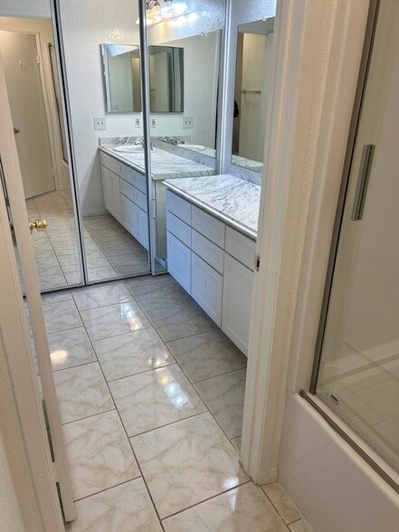 Building Photo - 4070 Porte La Paz