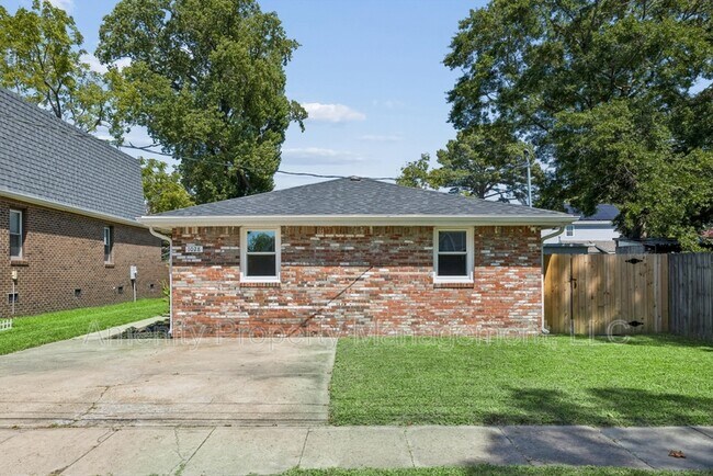 Building Photo - 1028 Modoc Ave
