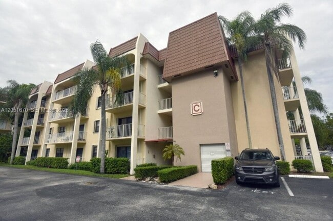 Building Photo - 9301 SW 92nd Ave