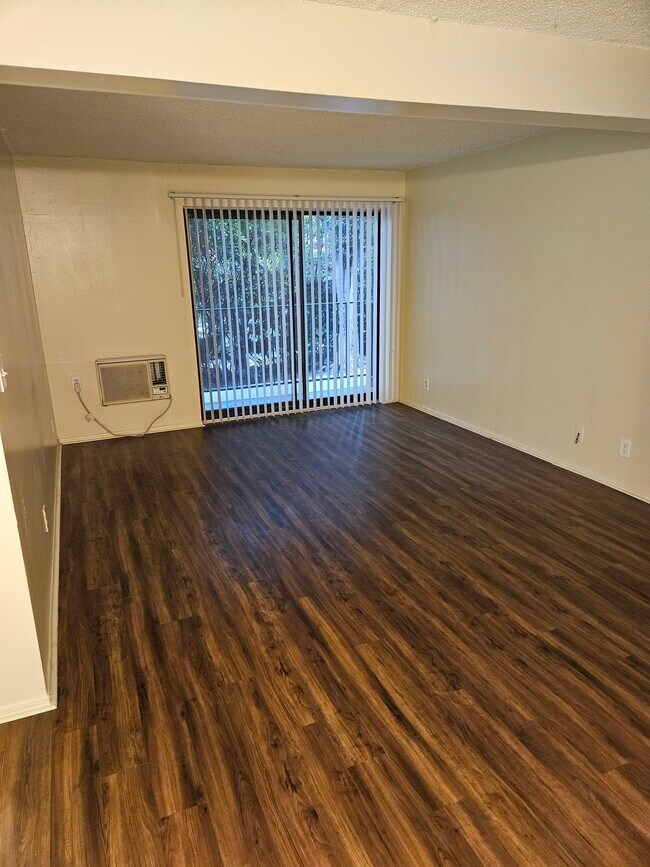 Building Photo - 2810 Reservoir St