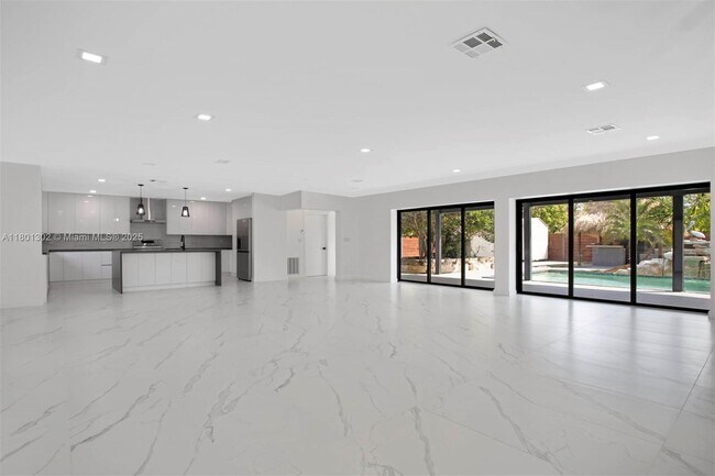 Building Photo - 17701 SW 92nd Ct