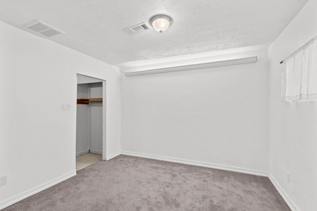 Building Photo - 241 W Rittenhouse St