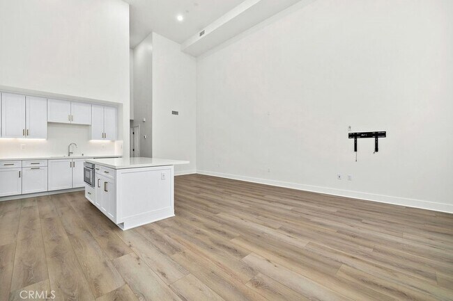 Building Photo - 24722 Del Prado Ave