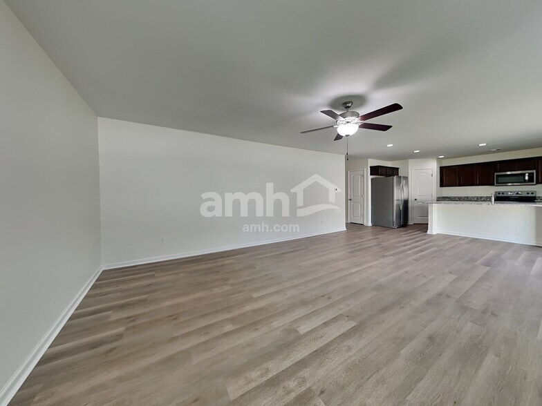 Building Photo - 227 Sterling Dr