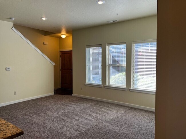 Building Photo - SAW1530U