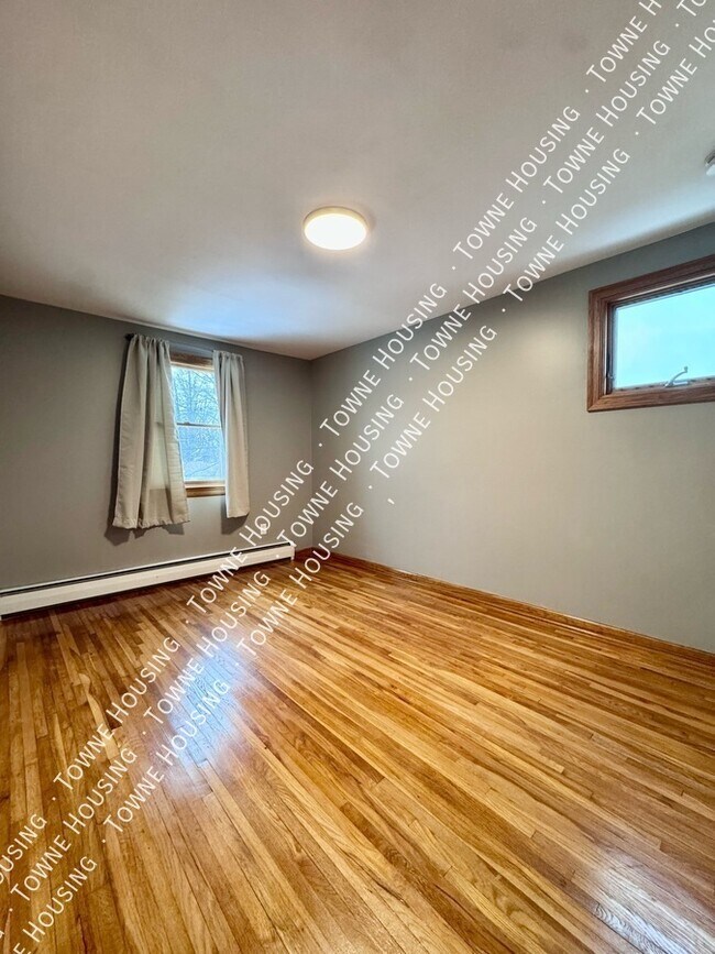 Building Photo - 757 Remington Dr