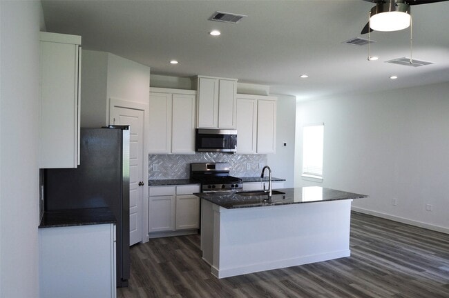 Building Photo - 10212 Berkeley Spgs Trl