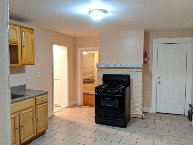 Building Photo - Three-Bedroom Apartment Near Public Transportation