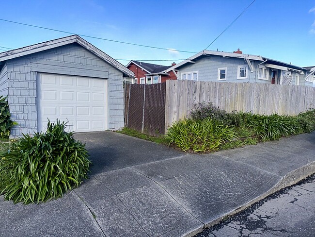 Building Photo - Available TBD January - Charming Craftsman...