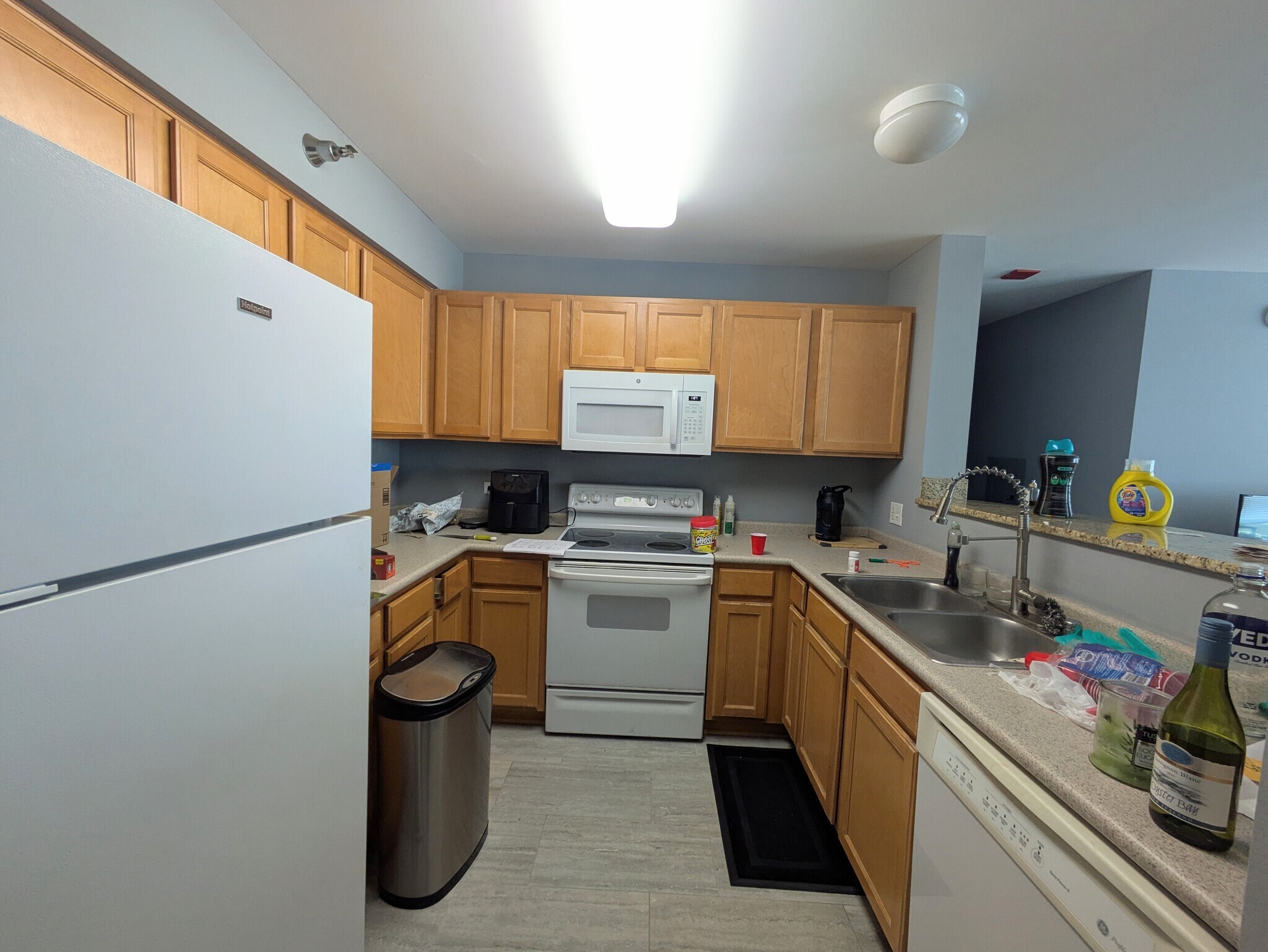 Building Photo - 345 N La Salle Dr