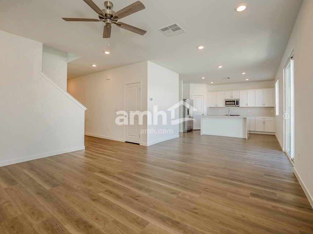 Building Photo - 2370 Dolly Ave