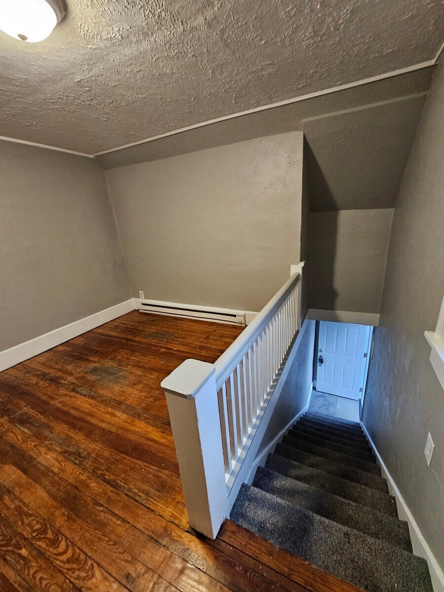 Building Photo - 811 E 29th St