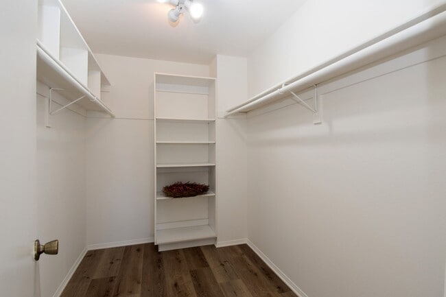 Building Photo - 2412 Via Marina
