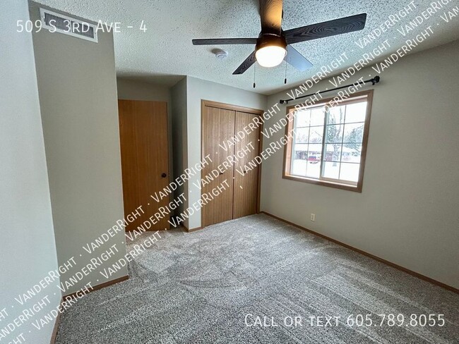 Building Photo - 2 Bedroom With FREE Garage & Large Deck!