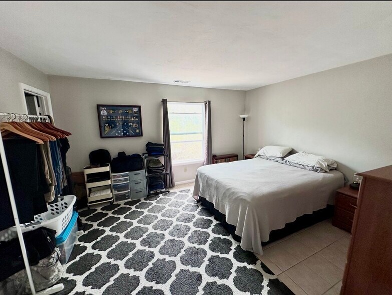 Master - 9601 9th View St