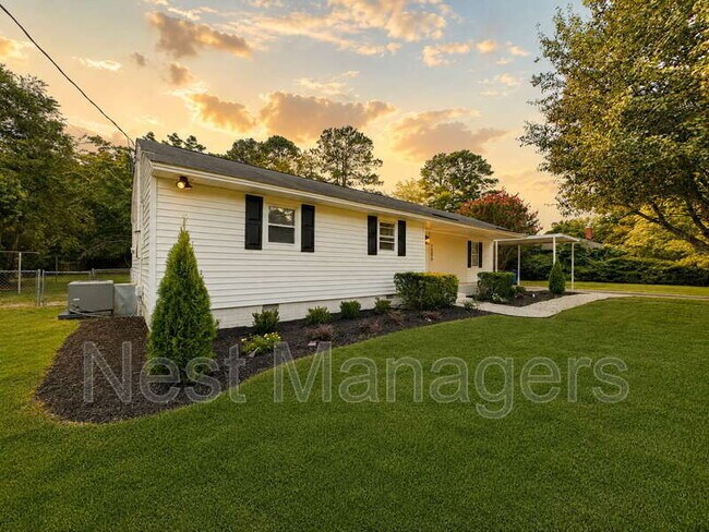 Building Photo - 1506 Swainey Ave