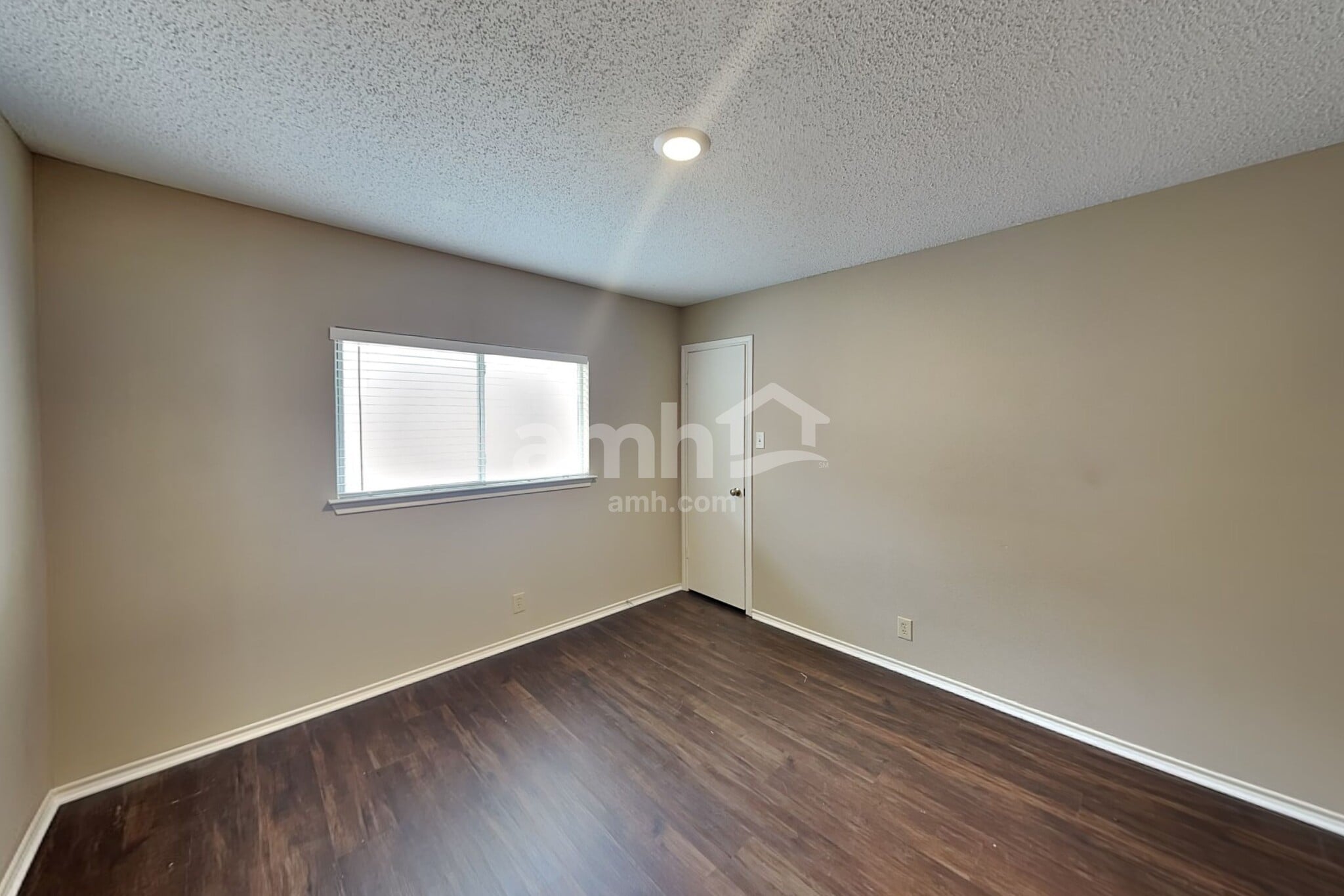 Building Photo - 7106 Raintree Forest