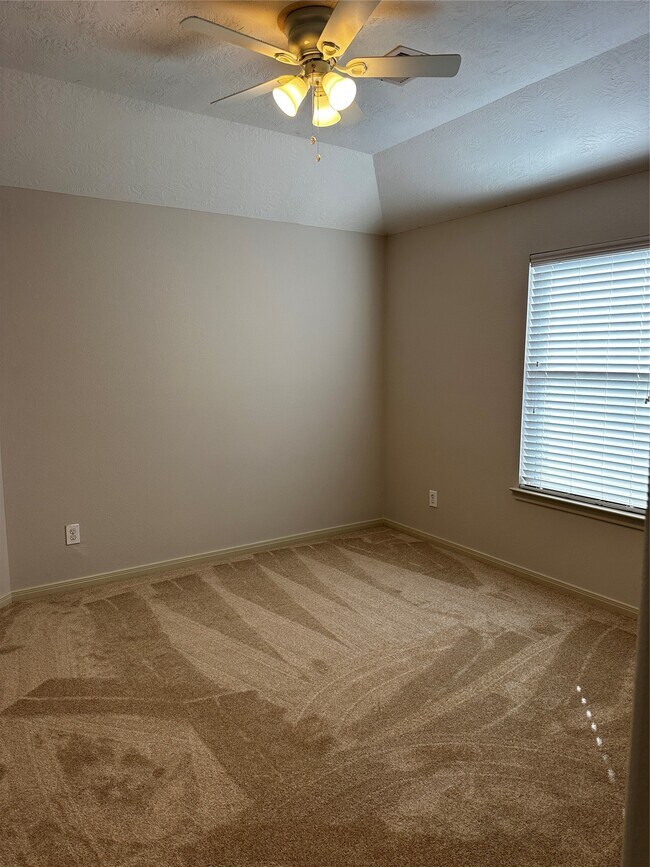 Building Photo - 25110 Ginger Ranch Dr