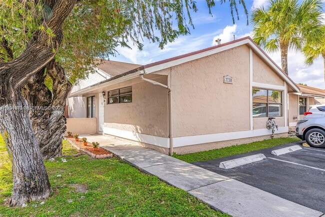 Building Photo - 7730 SW 156th Ct