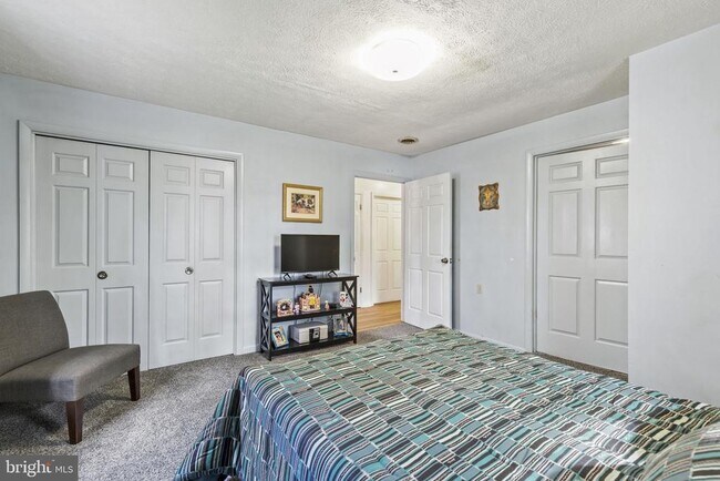 Building Photo - 638 Westwood Dr