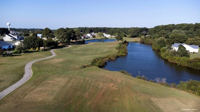 Building Photo - 37444 Castaway Dr