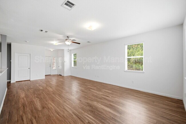 Building Photo - 10322 Urban Oak Trl