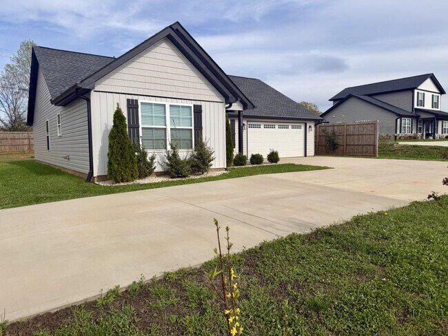 Building Photo - 115 Otts Shoals Rd