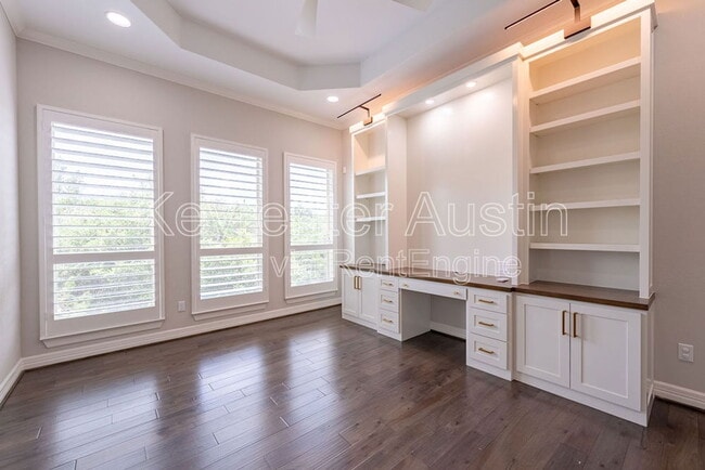 Building Photo - 617 Smarty Jones Ave