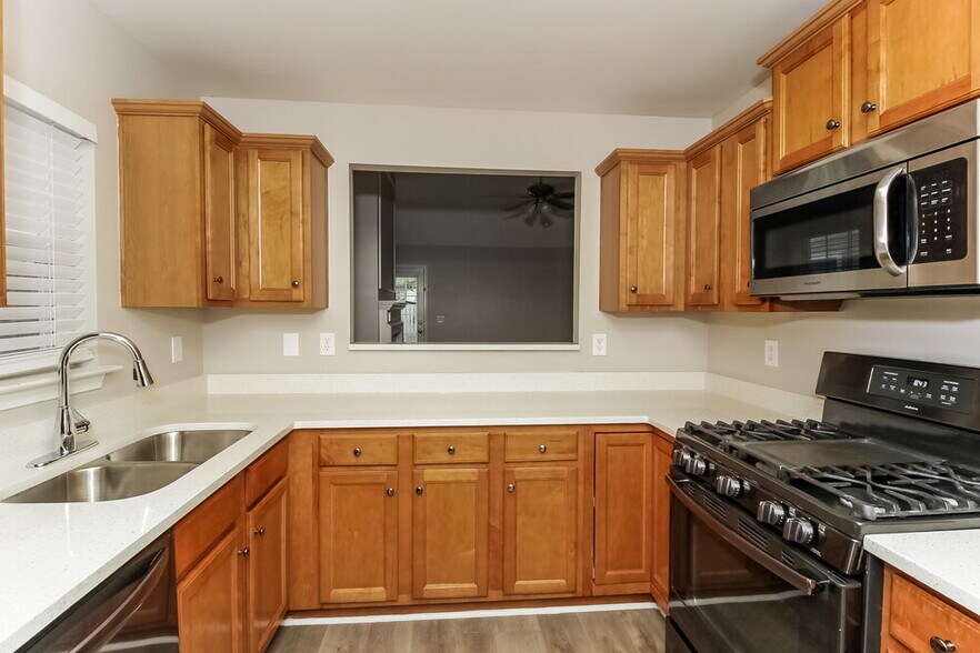 Building Photo - 254 Highland Falls Blvd