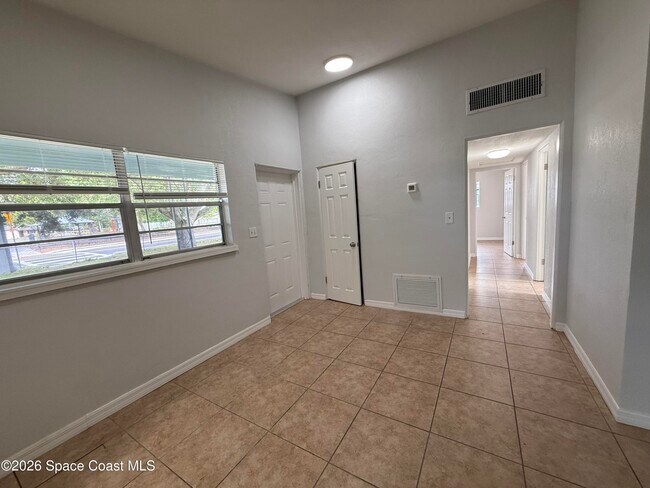 Building Photo - 420 N Fiske Blvd